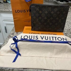 Authentic Louis Vuitton Cosmetic Zipper Pouch Toiletry 26